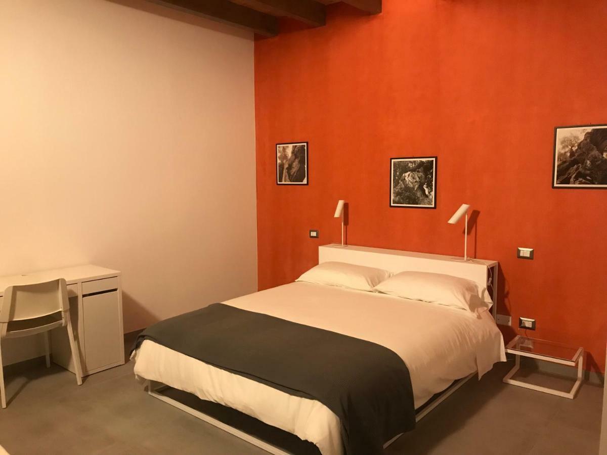 La Casa Di Raffaele Hotel Matera Bagian luar foto